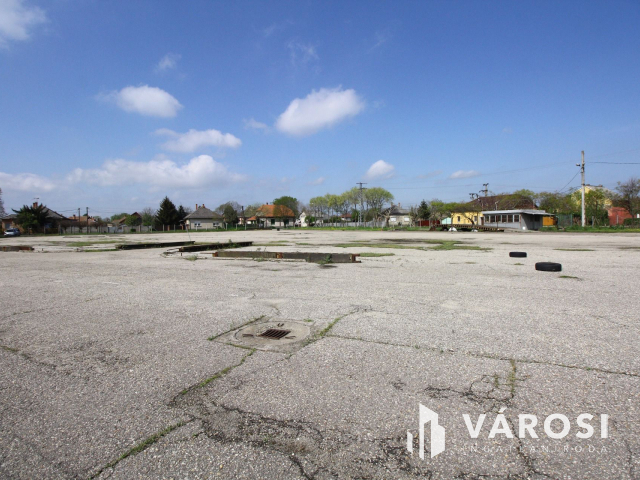 Szentesen a vasút állomásnál.