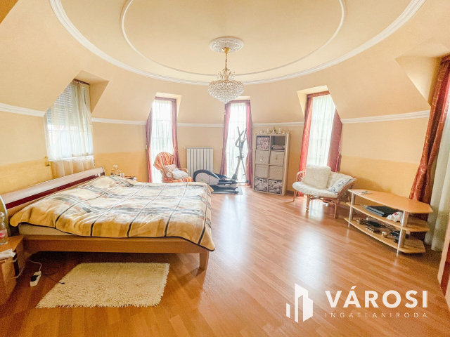 Eladó Kastély Siófokon!