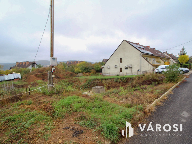 Frigyes krt.-on építési telek eladó!