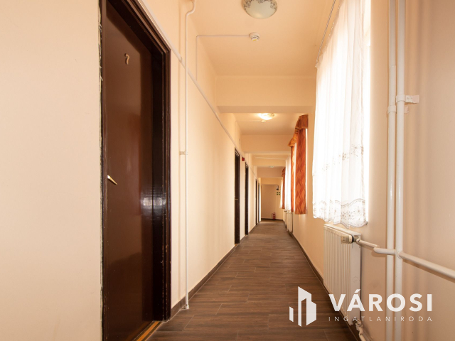 Komárom központi részén Hotel eladó