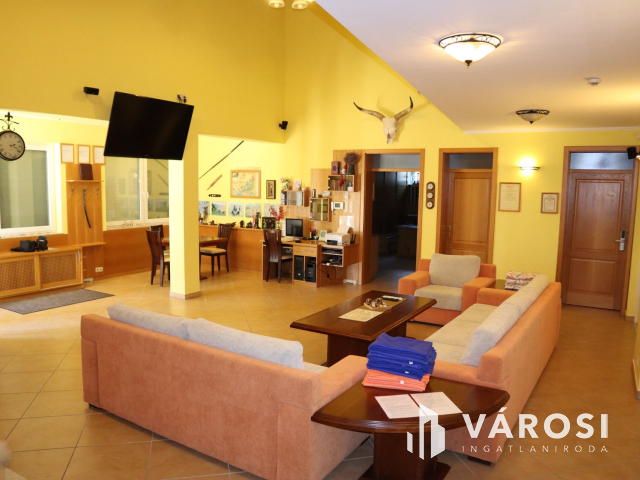 7 apartmanos üdülőház a Balaton partján