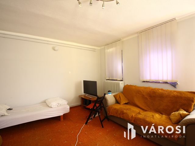 Kisteleken, központi üzlethelyiséget kínálok