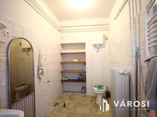 Kisteleken, központi üzlethelyiséget kínálok