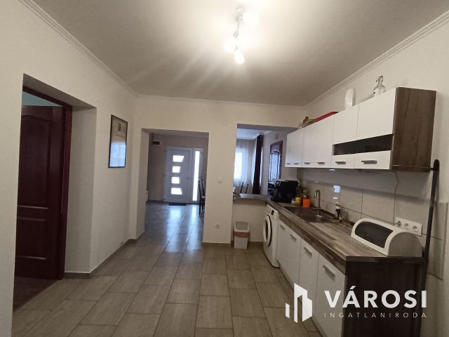 Felújitott családi ház Dömsödön Pest megyében eladó!