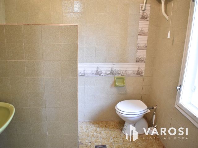 Városerdei felújított, téliesített nyaraló!