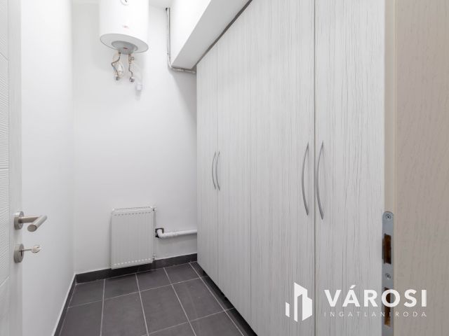 25 m2-es felszerelt, berendezett fogászati rendelő Újbudán