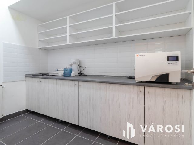 Felszerelt, berendezett, 21 m2-es fogászati rendelő Újbudán