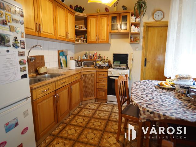 Átlagos állapotú, családi ház Sormáson