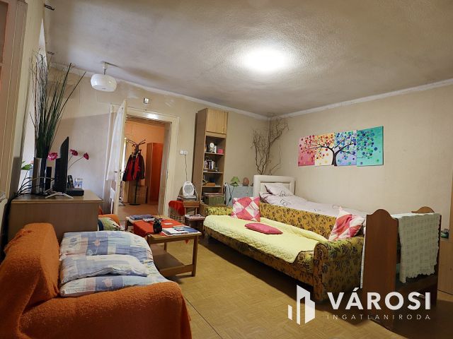 Felújítandó beépített verandás ház eladó Recsken