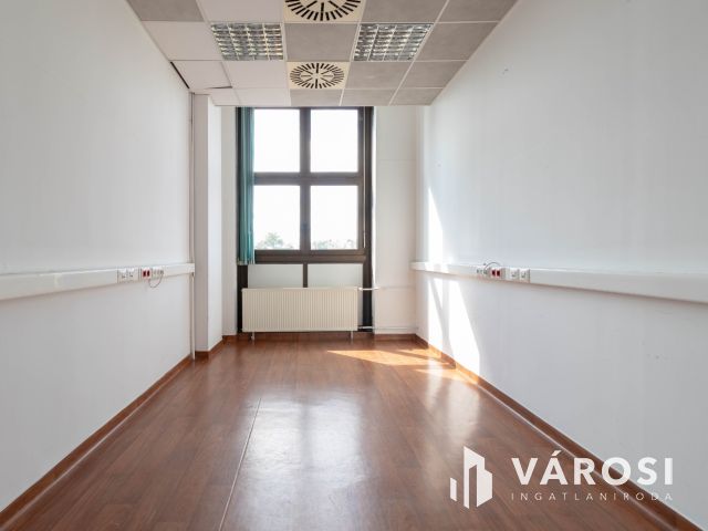 Csepel HÉV állomástól 2 percre 132 m2-es irodablokk kiadó