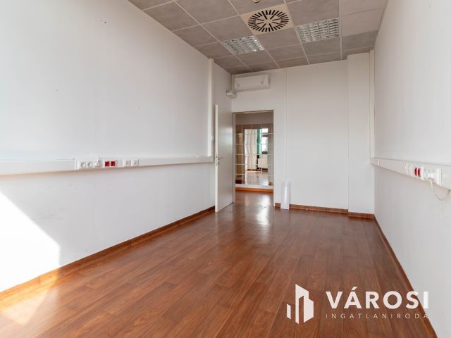 Csepel HÉV állomástól 2 percre 132 m2-es irodablokk kiadó