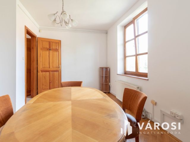 4 szintes, 330 m²-es, önálló irodaház a Tisztviselőtelepen