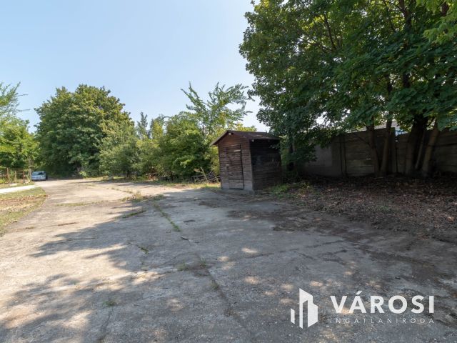 Ipari-logisztikai célokra alkalmas, 3498 m2-es telek, 15.ker