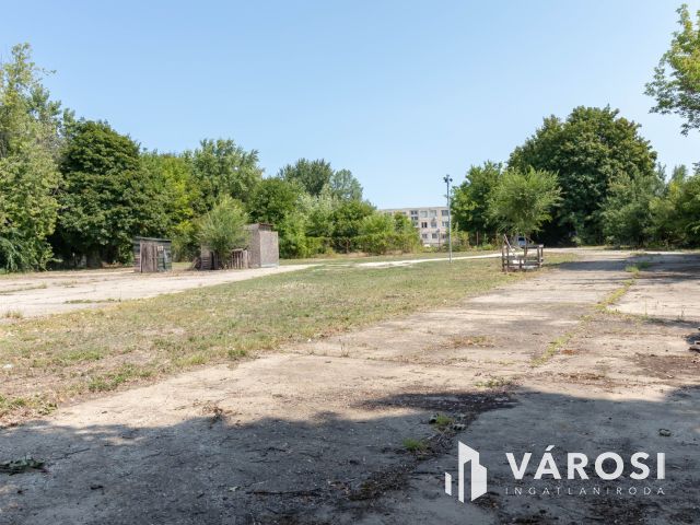 Ipari-logisztikai célokra alkalmas telek, 15.ker., 3498 m2