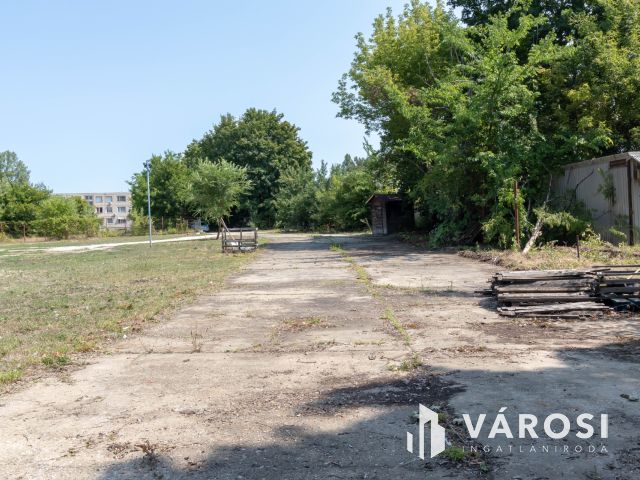 Ipari-logisztikai célokra alkalmas telek, 15.ker., 3498 m2