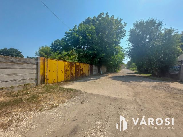 Ipari-logisztikai célokra alkalmas telek, 15.ker., 3498 m2