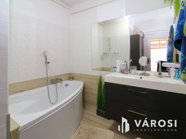 Eladó egy sokoldalúan hasznosítható ingatlan Orosházán!