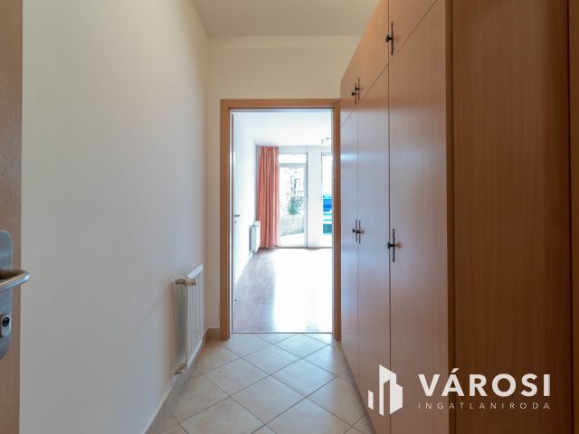 Teraszos, kiskertes 37 m2-es álomlakás eladó Pesterzsébeten