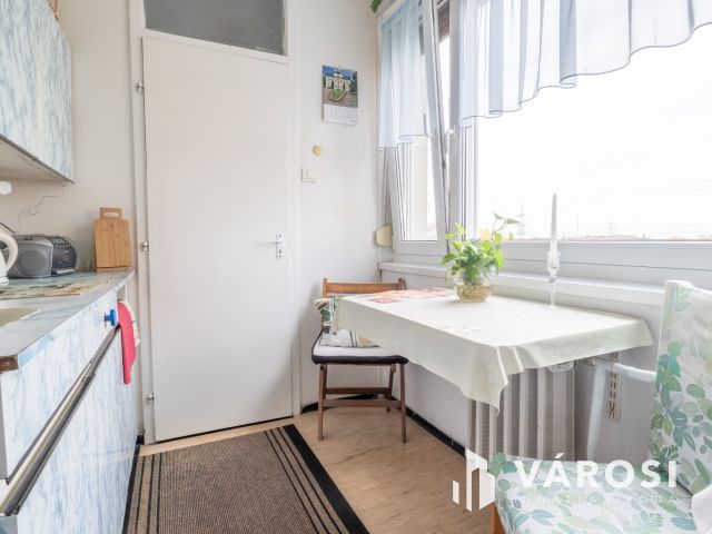 Mindenhez közel Újrókuson