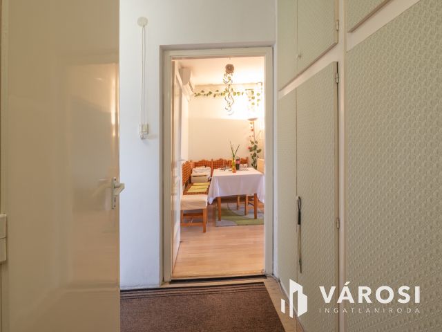 Mindenhez közel Újrókuson