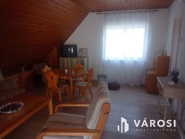 Önálló retro nyaraló Sóstón eladó