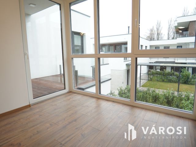 Fonyódon, 150m-re a víztől, új lakás, Wellness használattal!