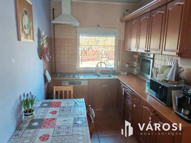 Jó elrendezésű családi ház eladó!