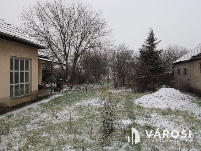 Sarkad teleki részén felújittandó 3 szobás családi ház eladó