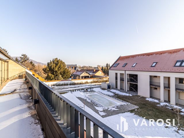 Modern 4 szobás, nagy erkélyes lakás Badacsonytomajon eladó