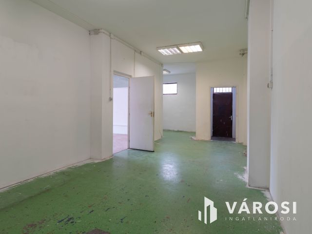 59 m2-es, klímás üzlethelyiség saját raktárral és mosdóval