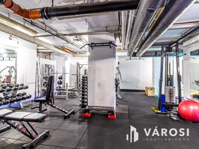 Újlipótváros körút közeli részén tágas üzlethelyiség eladó