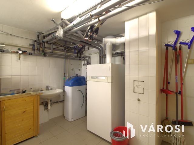 Ritka lehetőség: 204 m2 prémium sorházi otthon saját kerttel