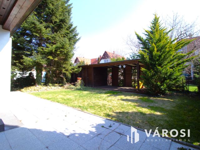 Ritka lehetőség: 204 m2 prémium sorházi otthon saját kerttel