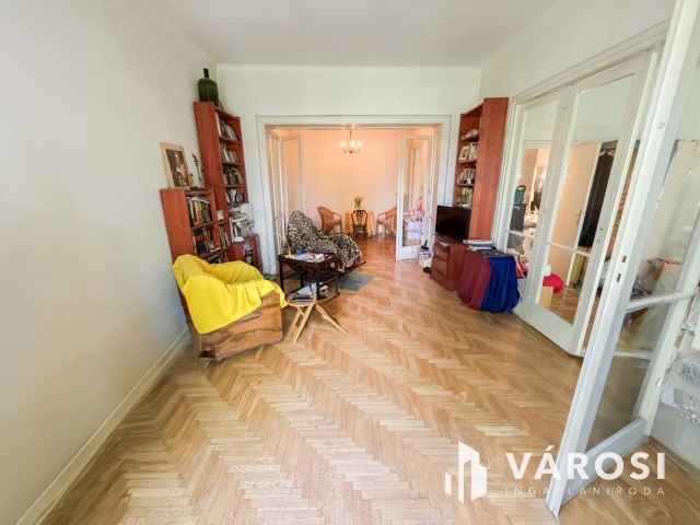 Több lakásra bontható szenzációs elhelyezkedéssel!