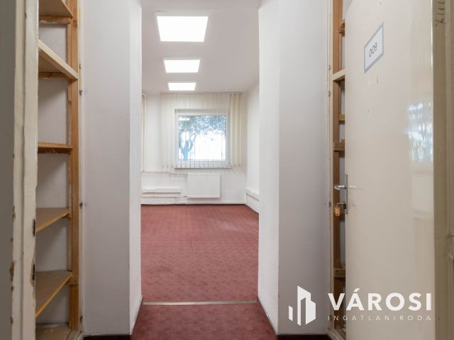 32 m2-es, földszinti iroda kiadó Fáy utcai irodaépületben