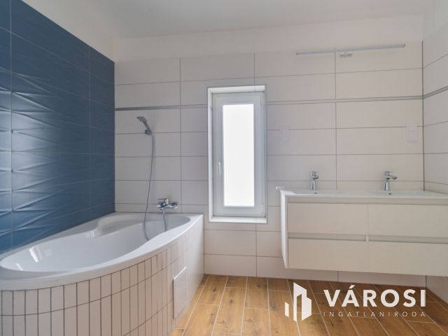 Panorámás luxus lakás Balatonföldváron kiadó