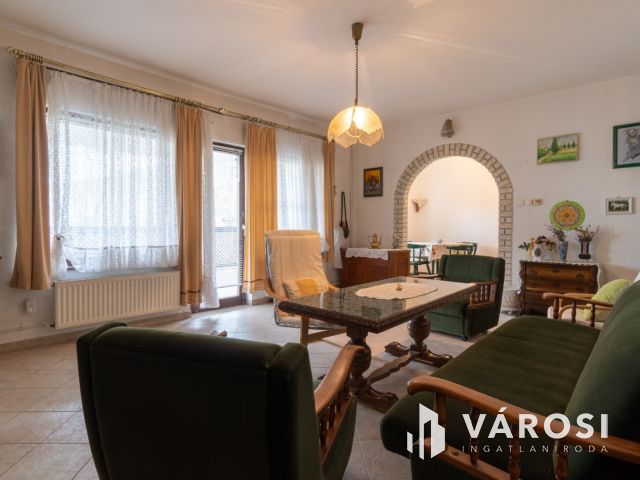 Örökpanorámás családi ház Balatonfüreden