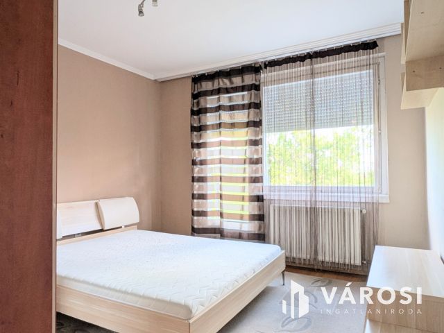 Belvárosi 2 szobás franciaerkélyes lakás kiadó!