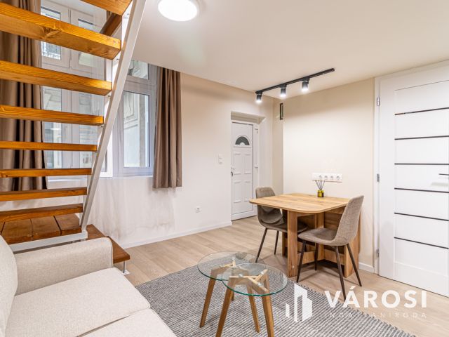 2 szobás, felújított és berendezett lakás a Palotanegyedben