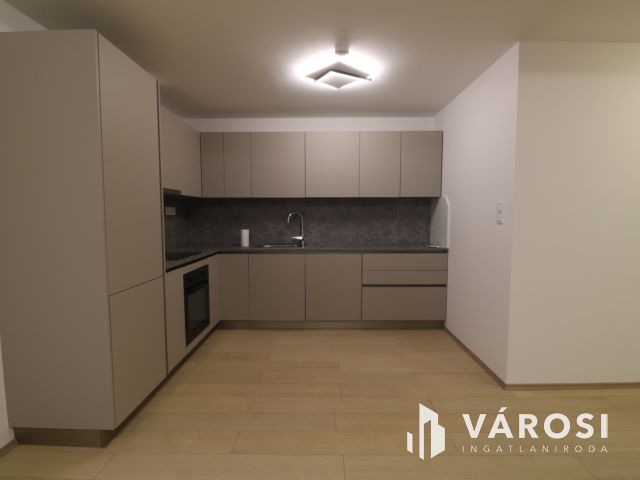 Cédrusban 1. emelti lakás eladó