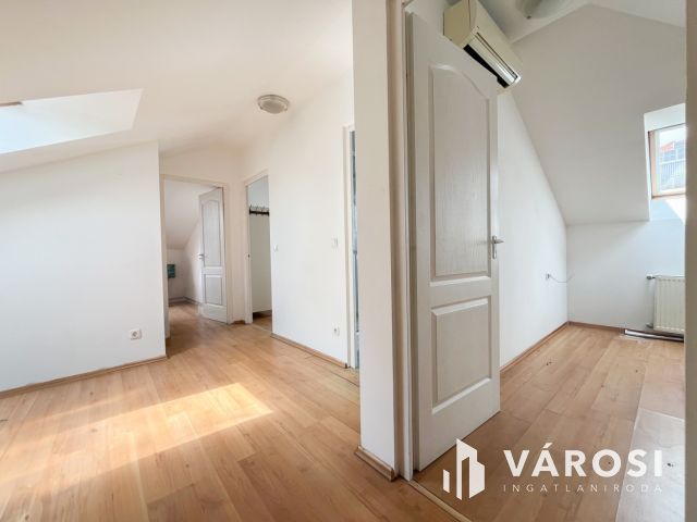 Többgenerációs család ház Rákoshegyen!