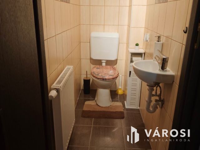 Mikepércs központjában, 3 szoba nappalis szuper jó lakás!