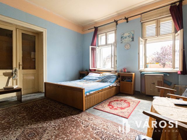 Sarkadon központhoz közeli családi ház eladó